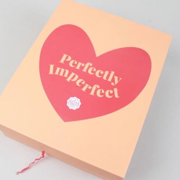 GLOSSYBOX HEART STORAGE KEEPSAKE BOX - Picture 4 of 8